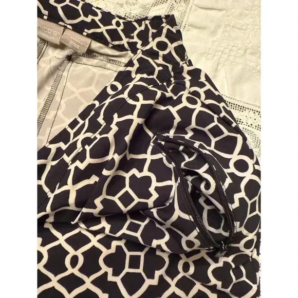 CHICOS ZENERGY pants size 8 - GOLF, PICKLEBALL - Picture 3 of 7